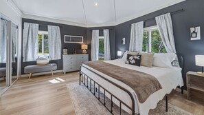 Room - Charming Family Retreat in Central Baileys Harbor (Baileys Harbor)