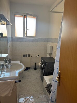 Bathroom - Vrbo Property (Sasso Marconi)