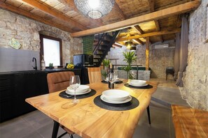 Dining - PS Heritage Stone House (Split)