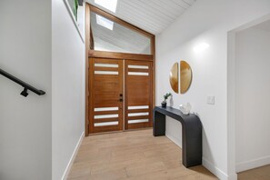 Interior - Spacious and Private house with Views, AC,  and full GYM in Laguna Beach (Laguna Beach)
