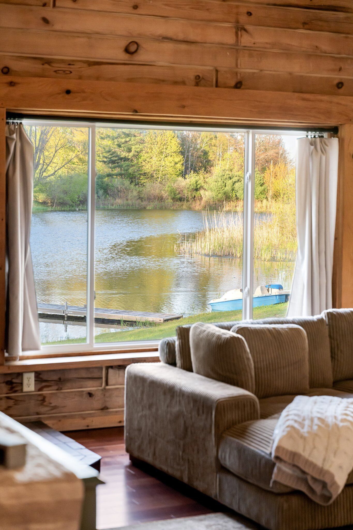 Big Rapids Lodge, Hot Tub, Pond, Game Room - Big Rapids, MI