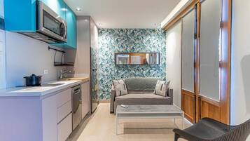 Fridge, microwave, dishwasher, coffee/tea maker