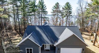 Beautiful lakefront house on Petenwell Lake
162 feet of lake frontage and dock.