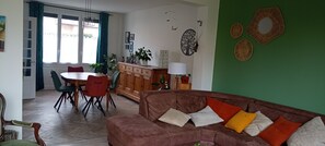Living area - House close to the 24-hour race circuit (Le Mans)