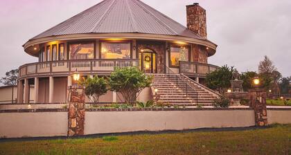 Where Rustic Charm Meets Luxury-4 Bedroom/4 Bath Plantation Lodge