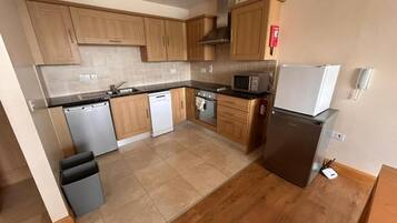 Comfort Apartment, Lake View | Private kitchen