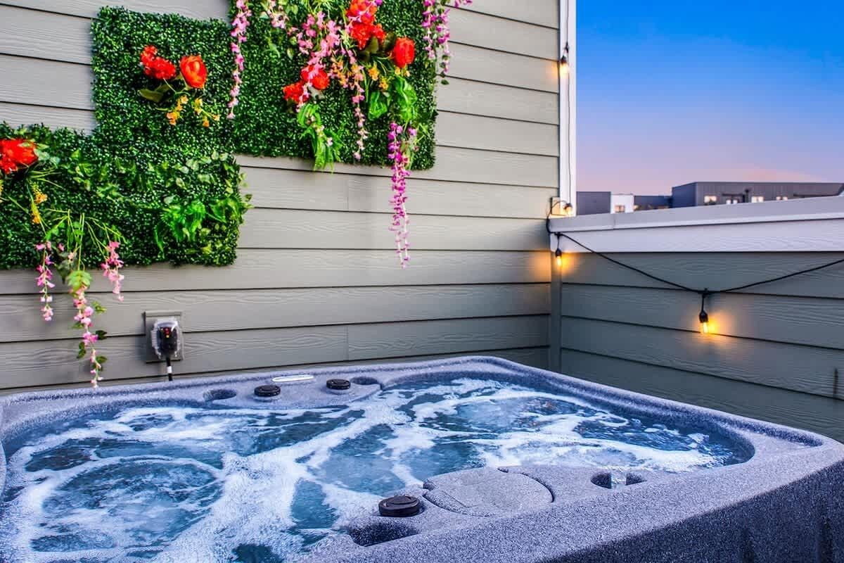 Outdoor spa tub