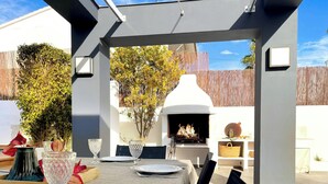 Unclassified image, 4 of 39, button - Villa MORAVIT Moraira – Modern, for 12 people with swimming pool and garden (Moraira)