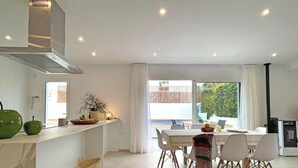 Unclassified image, 2 of 39, button - Villa MORAVIT Moraira – Modern, for 12 people with swimming pool and garden (Moraira)