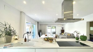 Unclassified image, 3 of 39, button - Villa MORAVIT Moraira – Modern, for 12 people with swimming pool and garden (Moraira)