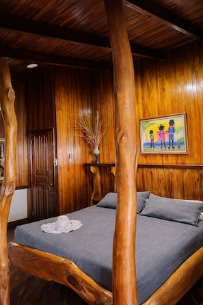Coffres-forts dans les chambres, rideaux occultants, Wi-Fi gratuit