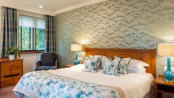 Quarto família | Escrivaninha, Wi-Fi de cortesia, roupa de cama