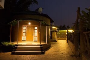 Exterior detail - The Grand Gopala (Dudwara)