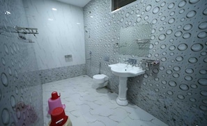 Shower, towels, soap, shampoo - The Grand Gopala (Dudwara)