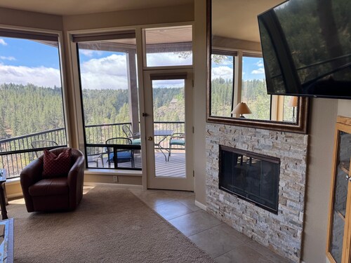 River Ridge 513AB - Best River Views! Gorgeous Mt Bachelor Village Condo