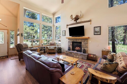 663 Wagon Trail - Private Hot Tub, Community Pool & Tennis, A/C