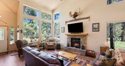 663 Wagon Trail - Private Hot Tub, Community Pool & Tennis, A/C