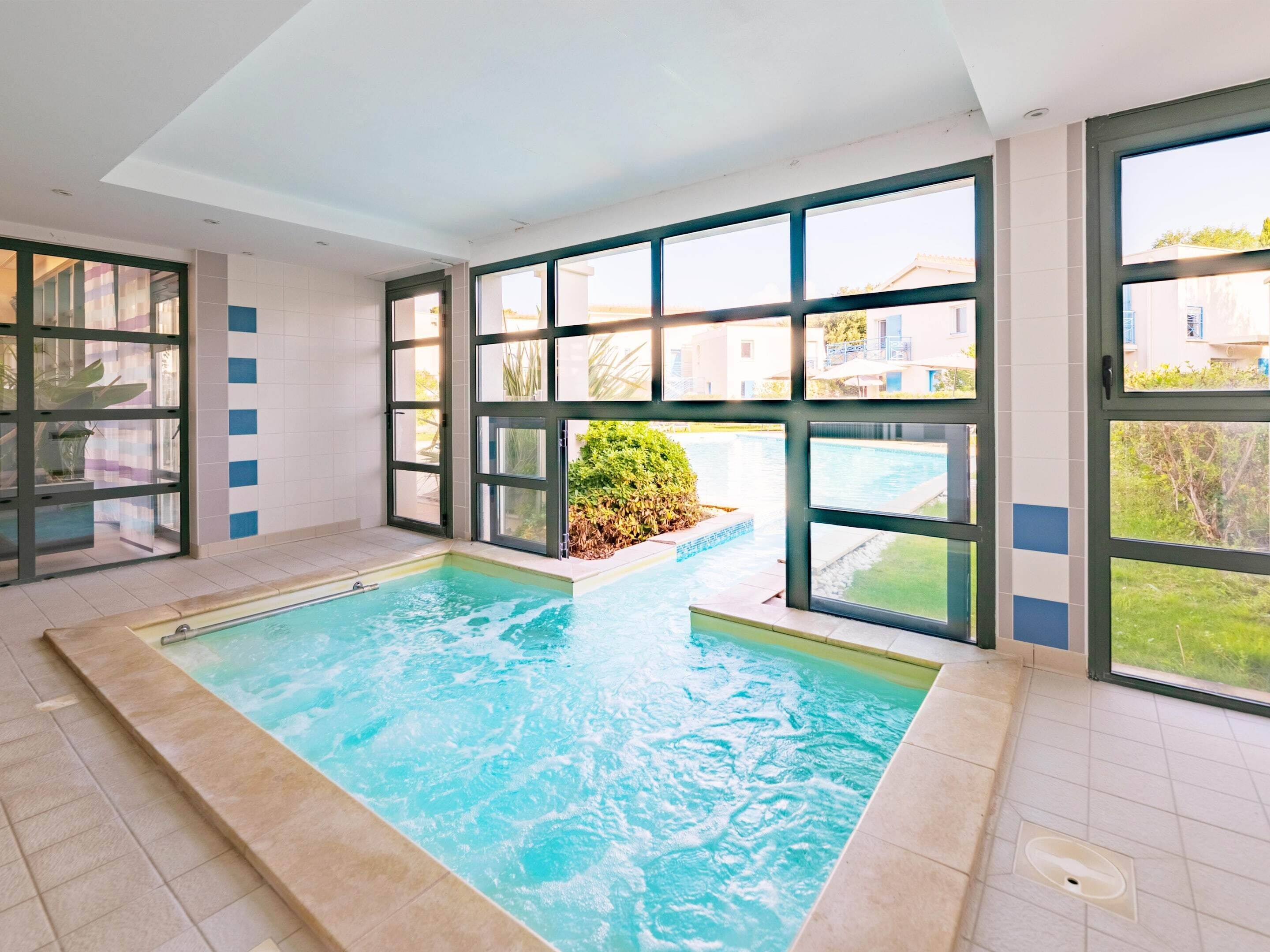 Apartment | Pool | Outdoor pool, a heated pool