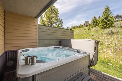 NEW! Walk to Town | Hot Tub + Game Room | Sleeps 8