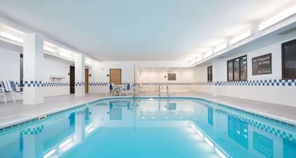 FairBridge Inn & Suites Thornton