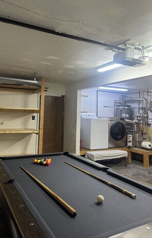 Games room - Kenai home minutes from anywhere you need to go. Pet and family friendly! (Kenai)