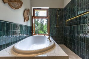 Regadera, secadora de cabello, bidet 