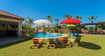 Escape to Paradis 4BR Farm Villa 40min Tunis