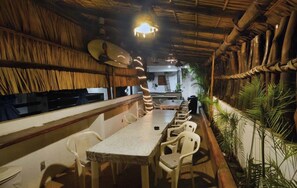 Outdoor dining - Bungalows Boutique (Acapulco de Juárez)