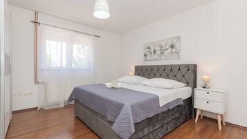 3 bedrooms, free WiFi, bed sheets