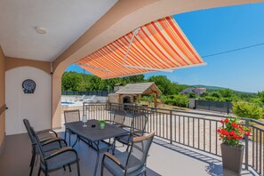 Outdoor dining - Villa Nina With Private Pool and Peacful Oasis (Imotski)