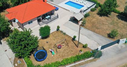 Villa Nina With Private Pool and Peacful Oasis