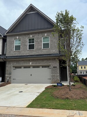 Exterior - Luxury 3-bedroom New-Build Townhome in Acworth/Kennesaw (Kennesaw)