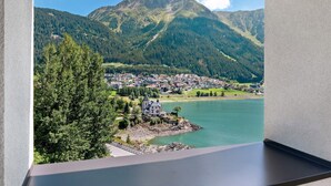 Interior - Residence Froy Apartment 1 – Lake View, Whirlpool & Breakfast Included (Graun im Vinschgau)
