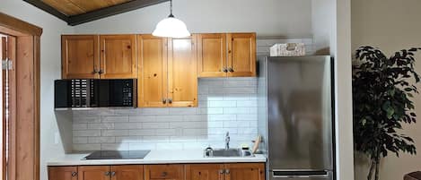 木屋 | 私人厨房 | 大冰箱、微波炉、炉灶、厨具/餐具