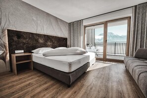 Room - Residence Froy Apartment 4 – Lake View, Whirlpool & Breakfast Included (Graun im Vinschgau)