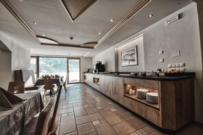 Dining - Residence Froy Apartment 4 – Lake View, Whirlpool & Breakfast Included (Graun im Vinschgau)