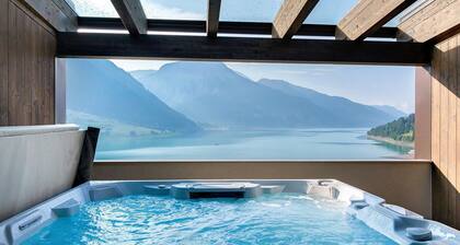 Residence Froy Apartment 8 – Lake View, Whirlpool & Breakfast Included