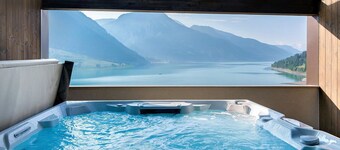 Residence Froy Apartment 8 – Lake View, Whirlpool & Breakfast Included