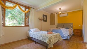 Iron/ironing board, Internet, bed sheets - House with Pool in Floripa – 15 min from Jurerê (Florianópolis)