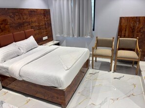 Deluxe Double Room | Desk, free WiFi