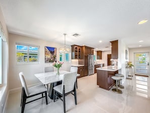 Dining - Pool & Waterfront! Paddleboards+Close To Beach! (Pompano Beach)