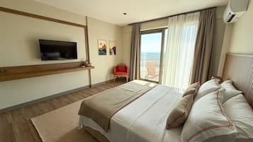 Chambre Deluxe, vue lac | Coffres-forts dans les chambres, Wi-Fi gratuit