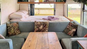 1 dormitorio y ropa de cama