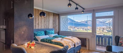 Desk, iron/ironing board, free WiFi, bed sheets