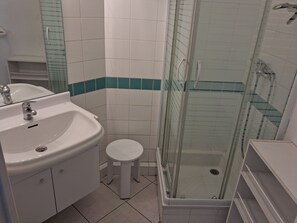 2 PIÈCES CABINE 6 pers | Bathroom - RÉSIDENCE Lagrange Vacances TURQUOISE (Cavalaire-sur-Mer)