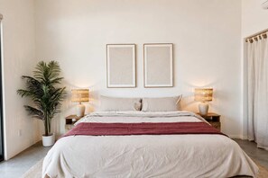 2 bedrooms, desk, iron/ironing board, travel crib - Poco Cielo • Modern Desert Escape with Pool & Sauna (Joshua Tree)