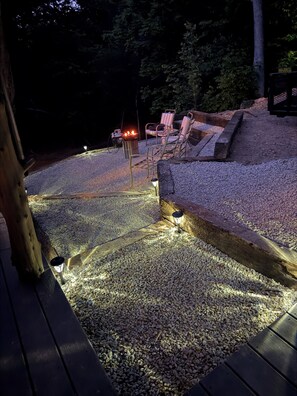 Property grounds - Cozy Fox Cabin/fire pit with lake view (Wyandotte)
