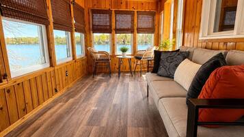 Smart TV, fireplace, offices