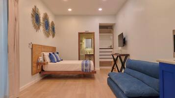 Junior Studio | Premium bedding, in-room safe, free WiFi, bed sheets