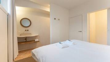 Desk, iron/ironing board, travel crib, WiFi